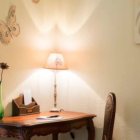 Le Logis Du Mas 塞特港