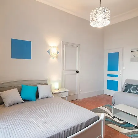 Le Logis Du Mas Bed & Breakfast 3*